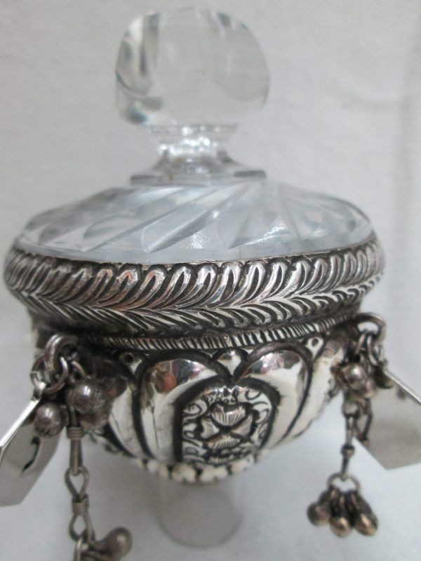 Hanukah Sevivon Silver Crystal dreidel is set with an Agate stone & gold plated silver Yemenite filigree . Made by S. Ghatan (Katan).