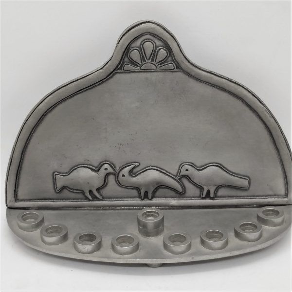 Menorah pewter three doves handmade by the famous sculpture D. Jaron from Israel. Dimension 18.5 cm X 7 cm X 12.5 cm approximately.