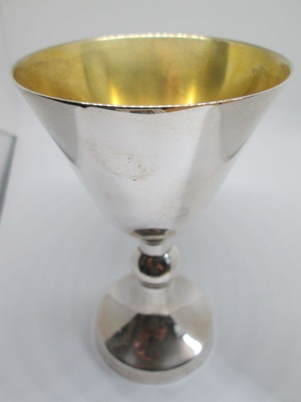 Sterling Silver Kiddush cup triangle shape contemporary design smooth made by Bier silversmith. Dimension diameter 7.5 cm X 12.9 cm approximately.