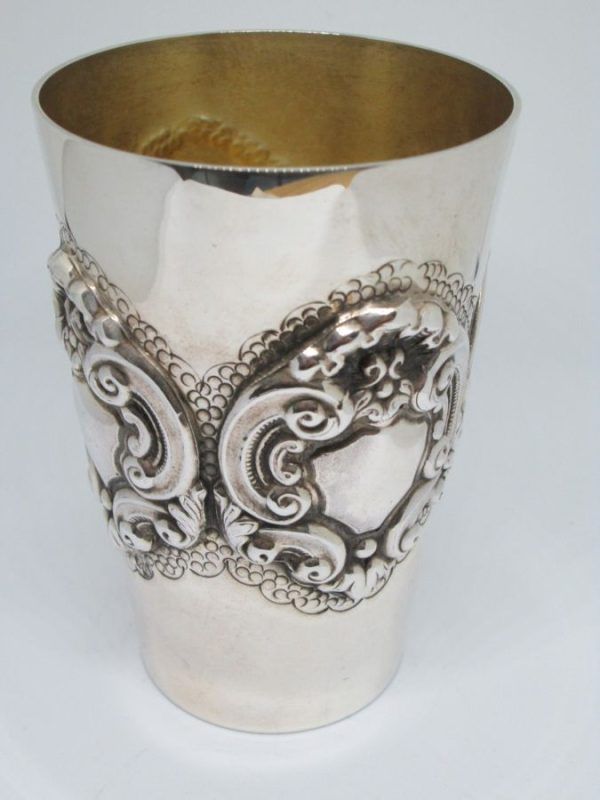 Sterling Silver silver Kiddush cup heavy weight with classic designs heavy cup. .Dimension diameter 6.7 cm X 9.8 cm approximately. 
