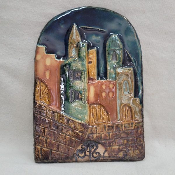 Handmade glazed ceramic Ruth Faktor King David tower tile with its Jerusalem houses. Dimension 15.5 cm X 11 cm approximately.