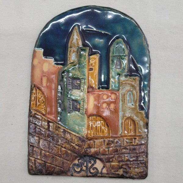 Handmade glazed ceramic Ruth Faktor King David tower tile with its Jerusalem houses. Dimension 15.5 cm X 11 cm approximately.