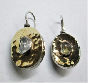 The hook in green crystal earrings contemporary style can be changed to silver screw finding for non pierced ears by request 1.4 cm X 1.3 cm approximately.