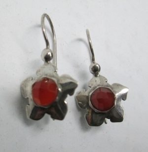 The hook in sterling silver Agate earrings can be changed to screw finding for non pierced ears by request. Dimension 1.4 cm X 1.7 cm approximately.