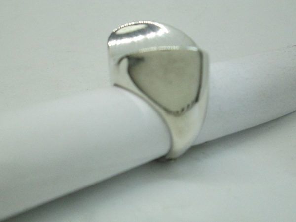 Handmade Sterling silver contemporary style ring smooth silver touch. Dimension 2 cm X 2.5 cm, ring size 58.