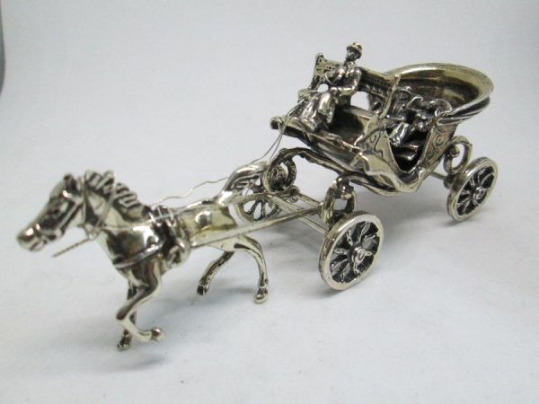 Handmade sterling silver miniature new wed carriage sculpture of new wed couple on a horse drawn wedding carriage 3.7 cm X 4.6 cm X 10.1 cm.