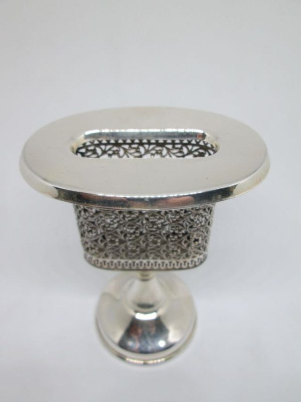 Handmade sterling silver Havdalah candle holder filigree Yemenite filigree around holder. Dimension 7.8 cm X 5.6 cm X 10 cm approximately.