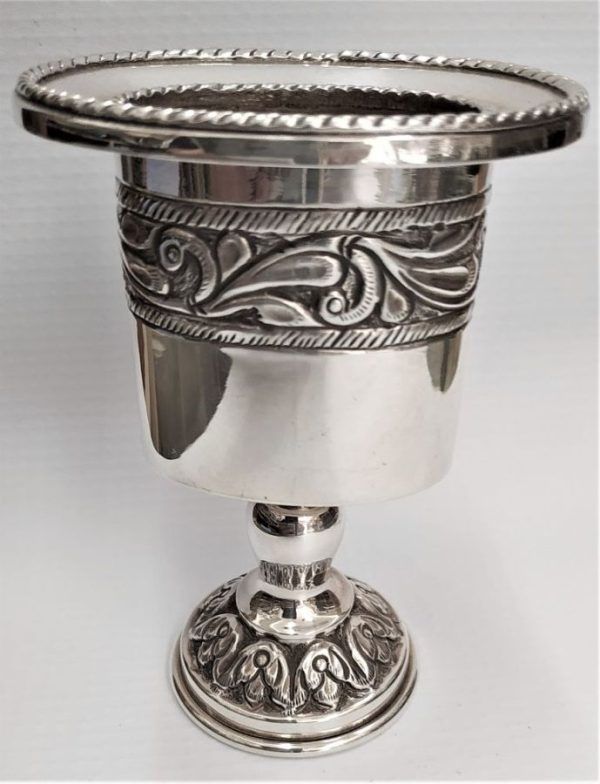 Handmade sterling silver Havdalah candle holder roses with engraved floral designs around. Dimension 6.7 cm X 4.8 cm X 9.1 cm approximately.