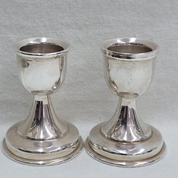 Simple smooth design Bath Mitzva Sabbath candlesticks   holders sterling silver handmade. Dimension diameter 4.35 cm X 5.75 cm approximately.
