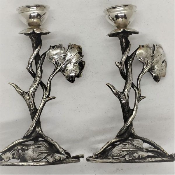 Sterling silver wineleafs Sabbath candle holders sculptured vine  tree & vine  leaf  by Braude and signed. Dimension 5.8 cm X 8.2 cm X 13.8 cm.