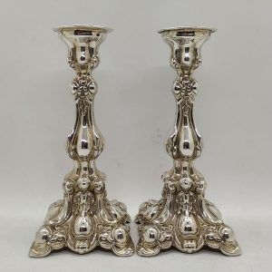 Handmade sterling silver traditional style design European Sabbath candle holders. Dimension 7.7 cm X 7.7 cm X 15.9 cm approximately.
