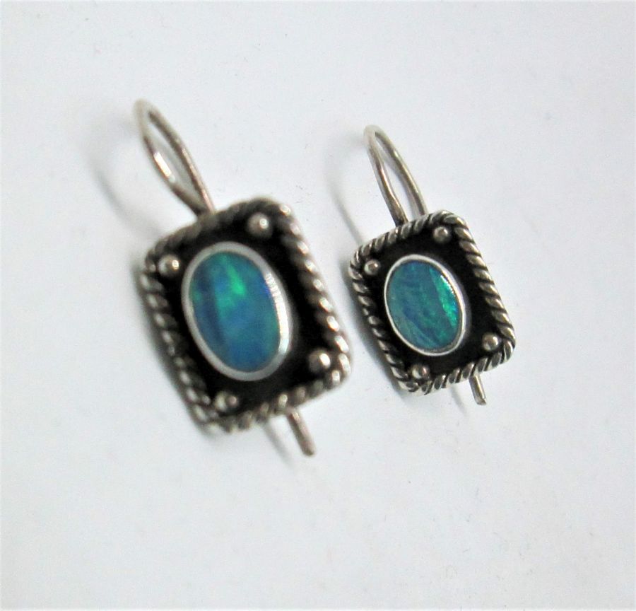 Oval Opal stone earrings - Image 3