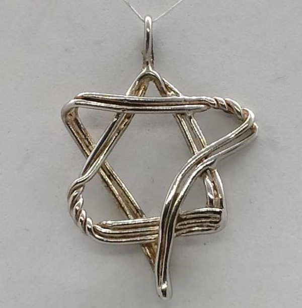 Handmade sterling silver knotted wires forming a contemporary style knotted wires Magen David star. Dimension 2.5 cm X 2.8 cm X 0.2 cm.