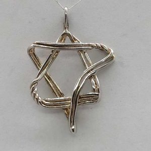 Handmade sterling silver knotted wires forming a contemporary style knotted wires Magen David star. Dimension 2.5 cm X 2.8 cm X 0.2 cm.