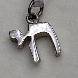 Handmade contemporary heavy style sterling silver Hay Chai mini pendant suitable for teenagers. Dimension 1.2 cm X 1.2 cm X 0.3 cm approximately.