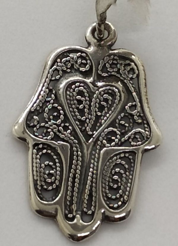 Handmade sterling silver Chamsa Hamsa pendant filigree heart Yemenite filigree. Dimension 2 cm X 2.7 cm X 0.12 cm approximately.