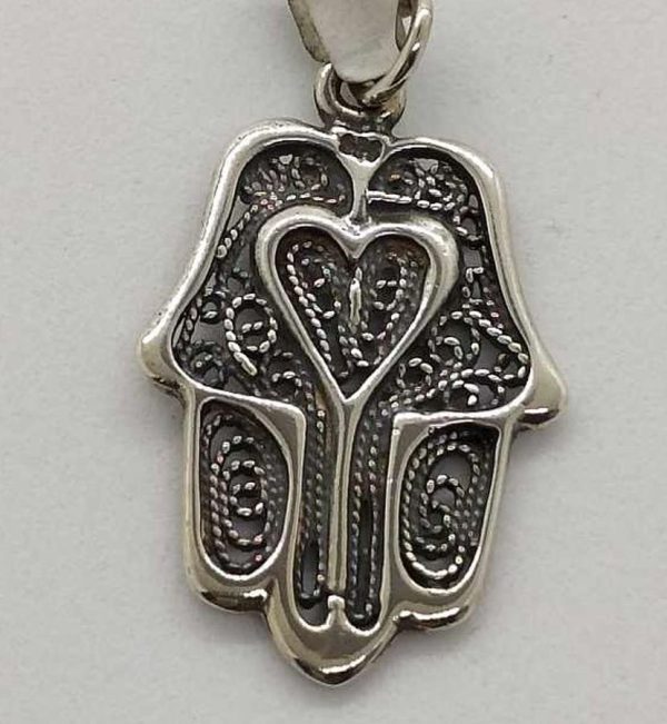 Handmade sterling silver Chamsa Hamsa pendant filigree heart Yemenite filigree. Dimension 2 cm X 2.7 cm X 0.12 cm approximately.
