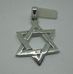 Traditional design style handmade Magen David Star Traditional shape. Suitable for men & women of all ages 2.2 cm X 2.6 cm X 0.16 cm.