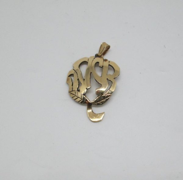 14 carat gold flower name pendant, rose shape made out of your name in Hebrew letters. Dimension gold thickness 0.5 mm X 1.5 cm X 2.1 cm approximately.