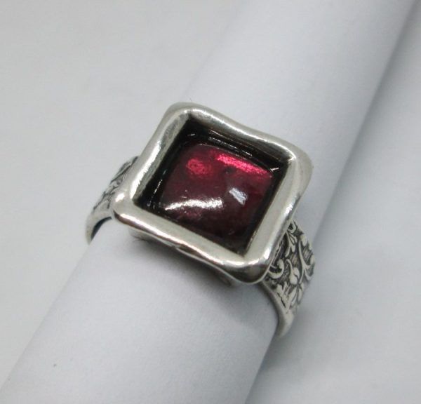 Handmade sterling silver square Garnet ring contemporary style ring set with cabochon Garnet stone. Dimension 1.2 cm X 1.2 cm ring size 55.