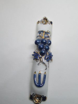 Handmade glazed ceramic Mezuzah made by Mali with grapes. Suitable for parchment up to 8.5 cm length. Dimension 2.5 cm X 2.2cm.