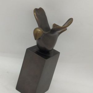 Handmade bronze sculpture peace dove by D. Jaron, numbered & signed by artist. Prime minister Rabin has given identical to president Clinton.
