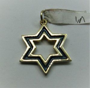 Contemporary 14 carat gold MagenDavid pendant blue enamel star of David with blue enamel. Dimension 1.8 cm X 2 cm X 0,2 cm approximately.