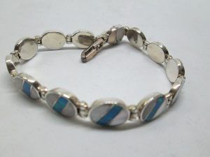 Handmade sterling silver Bracelet Opals Mother OfPearl contemporary design. Dimension 0.9 cm X 20.5 cm approximately.