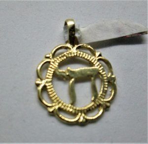 Handmade 14 carat gold round gold Hay Chai suitable for girls and ladies. Dimension diameter 1.5 X 0.07 cm approximately.