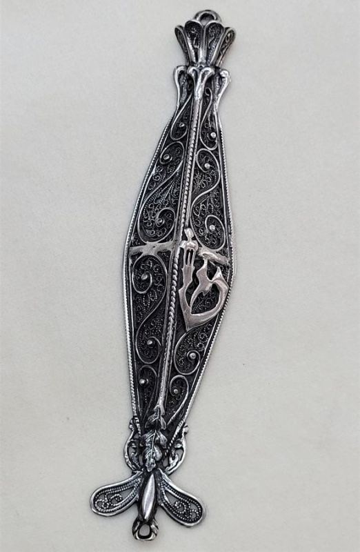 Sterling silver Yemenite filigree big filigree Mezuzah silver suitable for parchment up to 7.5 cm. Dimension 3 cm X 14.5 cm approximately.