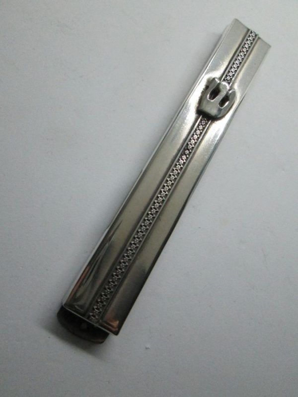 Yemenite filigree rectangular Mezuzah  silver sterling suitable for parchment up to 10 cm. Dimension 1.5 cm X 11 cm approximately.