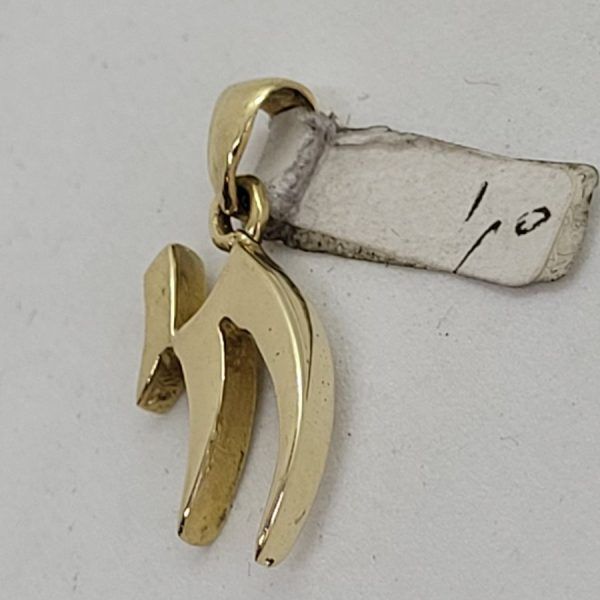 Handmade 14 carat heavy weight gold Hay Chai pendant with modern calligraphy. Dimension 1 cm X 1.2 X 0.22 cm approximately.