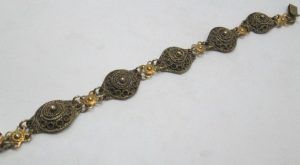 Vintage handmade sterling silver gold plated bracelet gold plated silver Yemenite filigree. Dimension 1.95 cm X 17 cm approximately.