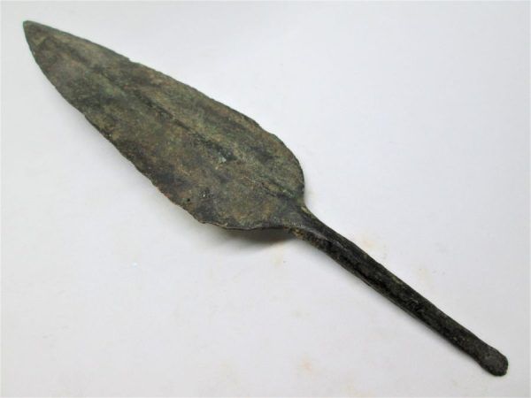 Antique bronze arrowhead long genuine Bronze age 1000 BC found in the holy land Israel. It is supposed to harm the target as wide a wound as possible