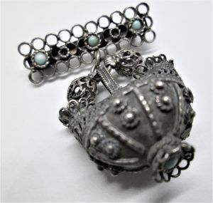 Handmade sterling silver Pin Silver Yemenite Filigree . An original vintage piece made in Israel in the 1950's.Dimension 4.8 cm X 2.3 cm.