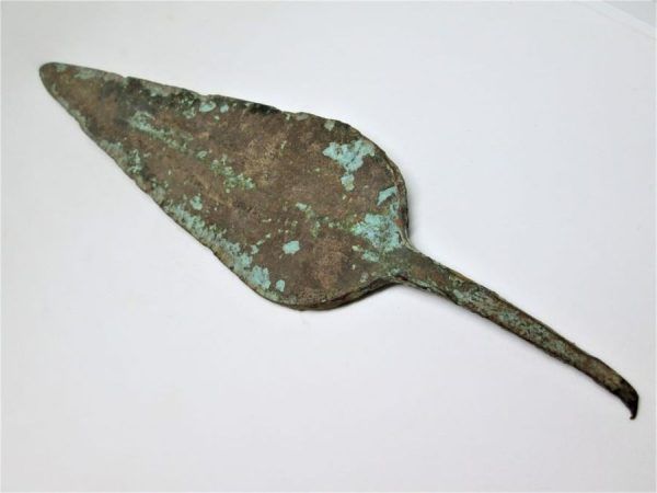 Genuine antique bronze spear head aged 200  BC. From private collection. Dimension 12.6 cm X 5.7 cm approximately.