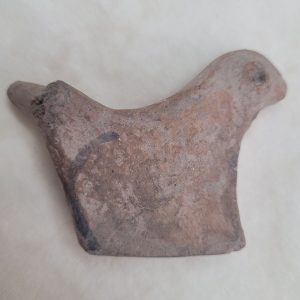 Genuine antique pottery dove statue shape ( missing a side of tail) 1800 BC. Part of private collection. Dimension 9.8 cm X 3.3 cm X 7 cm.