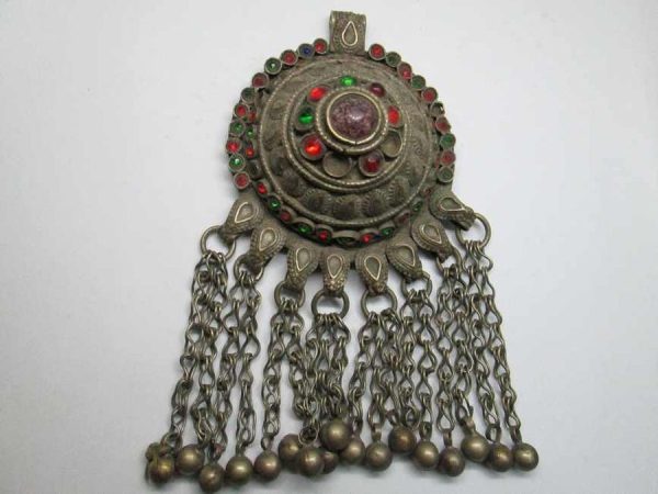 Middle East low silver vintage jewelry pendant round set with red & green glasses (5 missing as can be seen in photos) late 19th century.