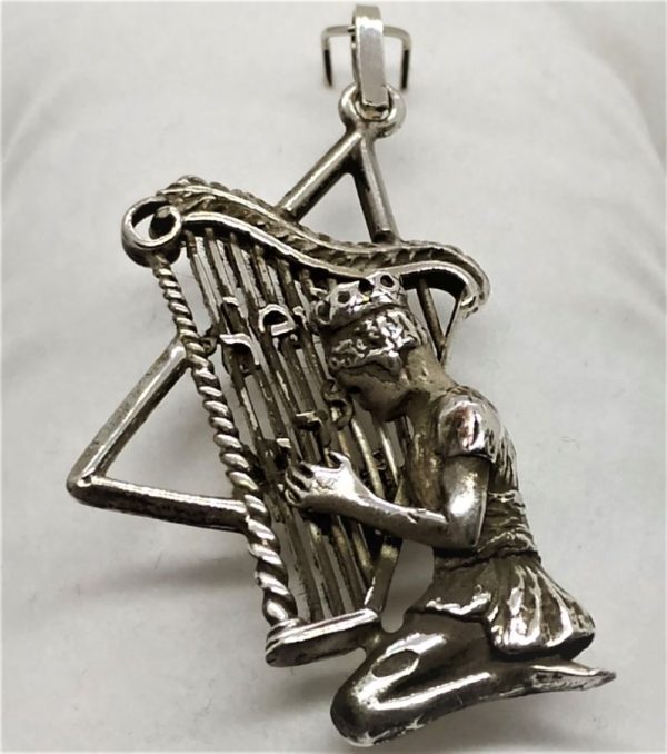 Handmade sterling silver MagenDavid pendant David's harp with King David playing his harp shaped as a Star of David 2.8 cm X 4.5 cm.