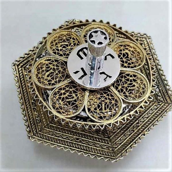 Handmade Chanukah Sevivon Silver Gold Filigree gold plated Yemenite Filigree dreidel set with 3 genuine Rubies and 3 Turquoises stones.