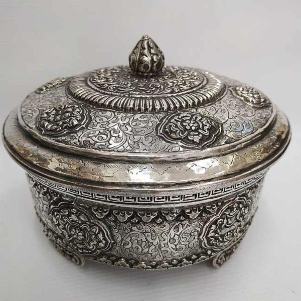 Handmade Etrog Box Silver Vintage for the Sukkot feast of Tabernacles.  It is ornate with floral engravings & foliage diameter 16.5 cm X 12.7 cm.
