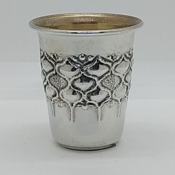   Silver Small Wine Cup handmade. Handmade sterling silver liquor cup with embossed design. Dimension diameter 3.8 cm X 4.8 cm.