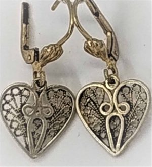 Sterling Silver Earings Yemenite Filigree Heart Handmade .Yemenite jeweler made this Yemenite filgree earings heart shape and dipped in 14carat gold plating.