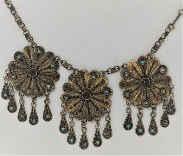 Yemenite jeweler has made this very fine sterling silver Yemenite filigree Vintage Daisy Flowers Necklace  handmade in early 1950's.