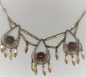 Vintage Yemenite filigree handmade in early 1950's. It has dipped the Necklace Silver Filigree Agate in 24 carat gold plating and set with Agate stones.