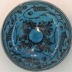 Glazed Ceramic Saucer 4 FishesVintage handmade glazed blue ceramic saucer made in Persia early 20th century..Dimension diameter 12.3 cm X 3.2 cm.