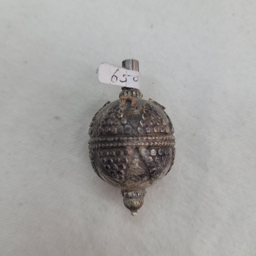 Vintage handmade Chanuka Dreidel silver & brass by Yemenite silversmith brought to Israel in the early 1950’s by the new comers from Yemen.