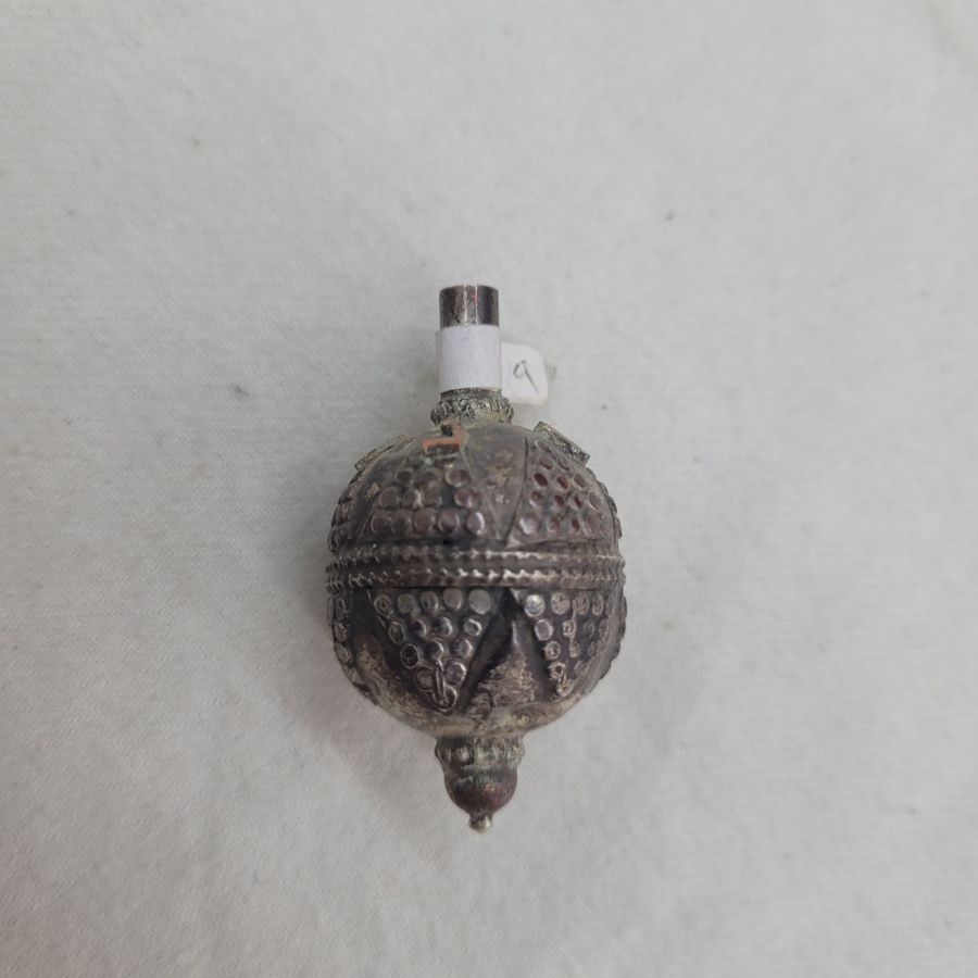 Vintage handmade Chanuka Dreidel silver & brass by Yemenite silversmith brought to Israel in the early 1950’s by the new comers from Yemen.