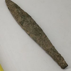 A genuine bronze Mideast arrow head antique bronze leaf-shaped arrow head flat central rib. Dimension 10.9 cm X 1.9 cm approximately.