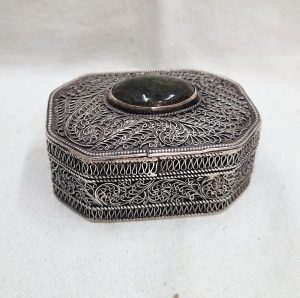 A Yemenite silversmith has made this intricate sterling silver Yemenite filigree vintage silver tobacco box portable tobacco box.